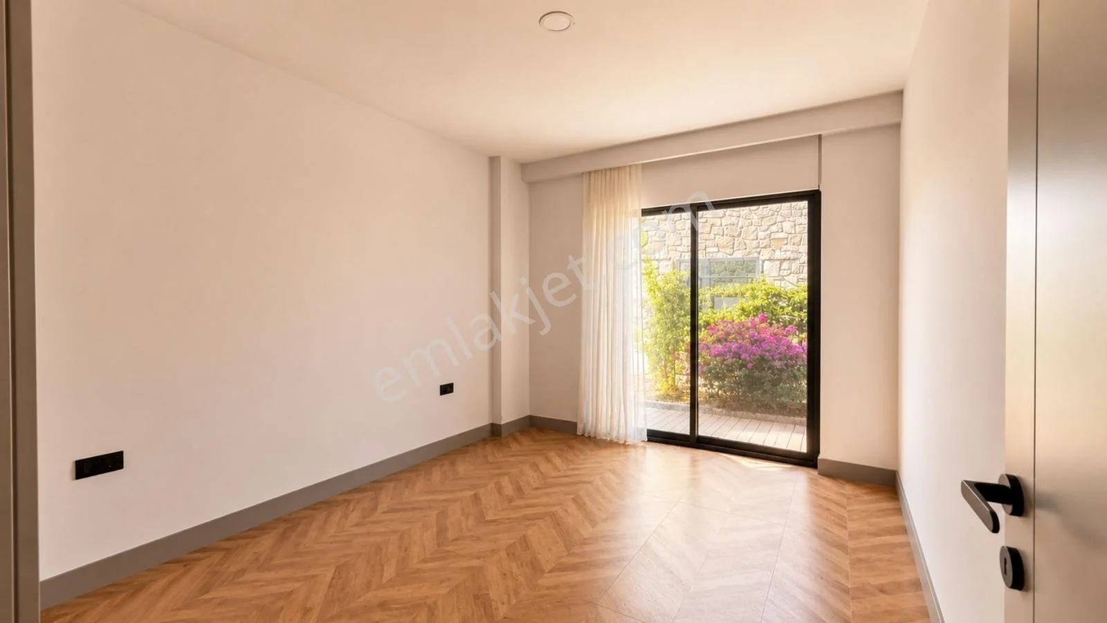 Single Storey 3+1 Villa with Private Pool in a Prestigious Site in Gündoğan, photo 3