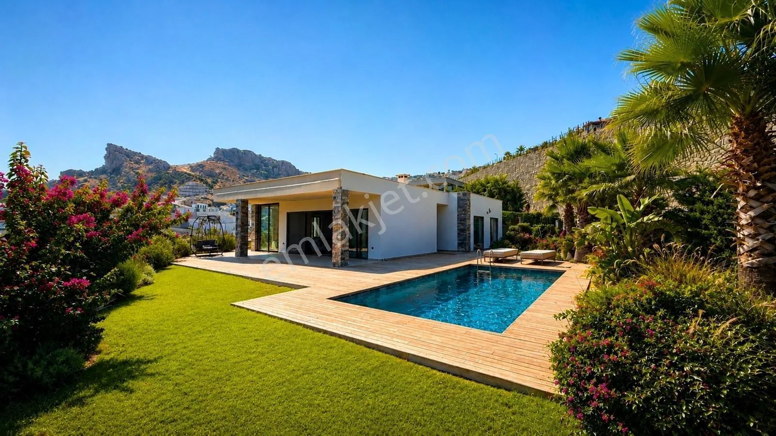 Single Storey 3+1 Villa with Private Pool in a Prestigious Site in Gündoğan, photo 1