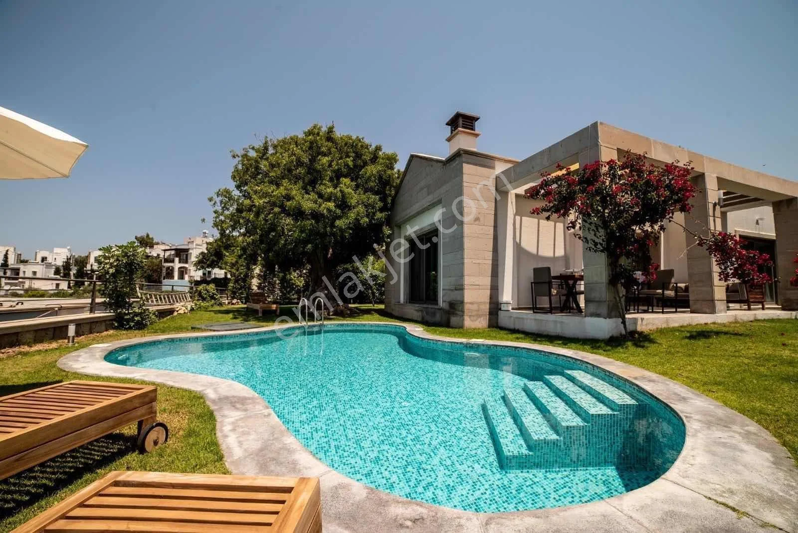 Magnificent Fully Detached Villa in Yalıkavak Center, photo 4