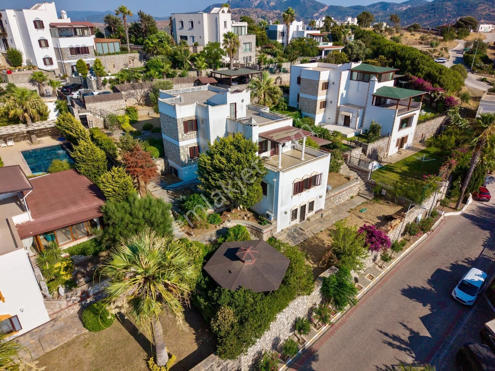 Eine weiße Seite in Yalıkavak Seba Prestige! 7+2 Villa mit Pool, photo 3