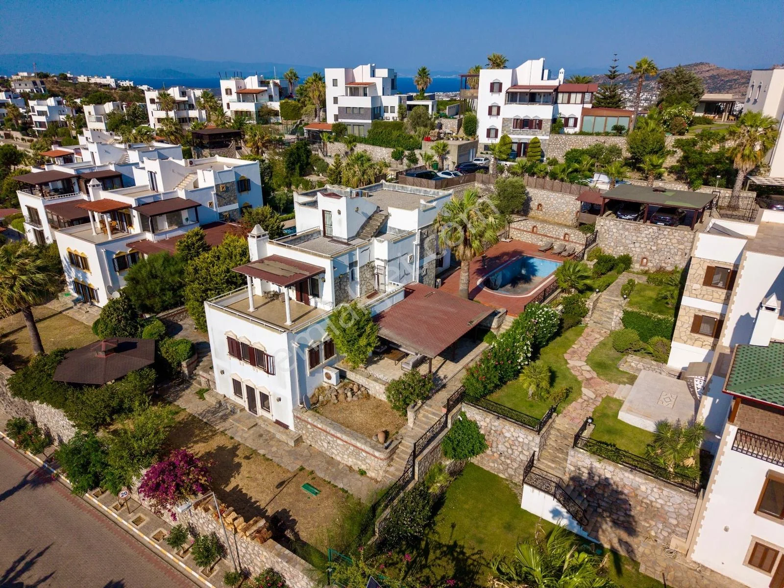 Eine weiße Seite in Yalıkavak Seba Prestige! 7+2 Villa mit Pool, photo 1