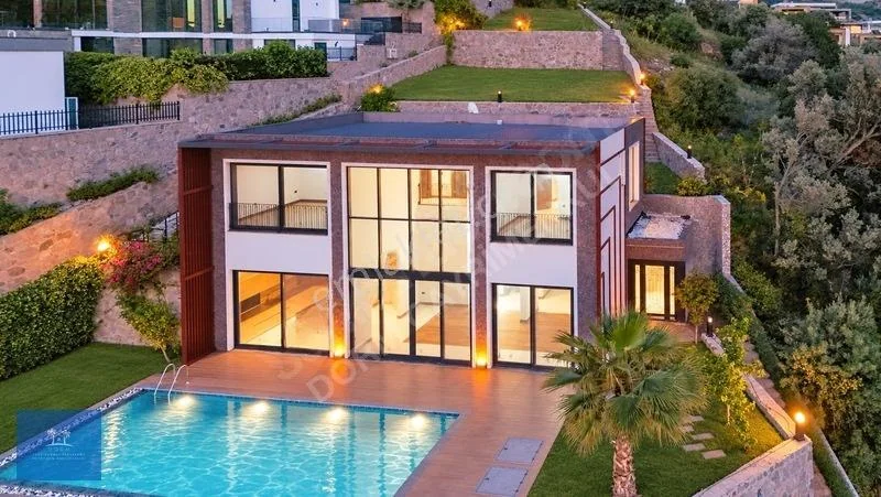 Sea View Villa for Sale with 1,000 M2 Plot in Yalıkavak, photo 1