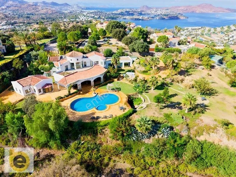 Mansion with Sea View for Sale on a 5.267 M2 Plot in Yalıkavak, photo 1