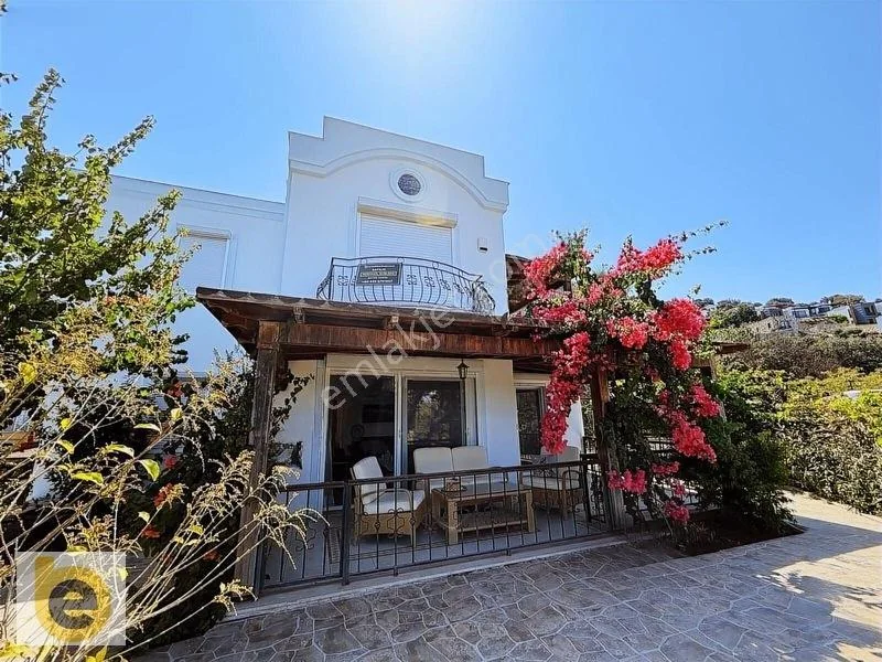 Detached 3+1 Apartment with Sea View and Garden in a Site in Yalıkavak, photo 2