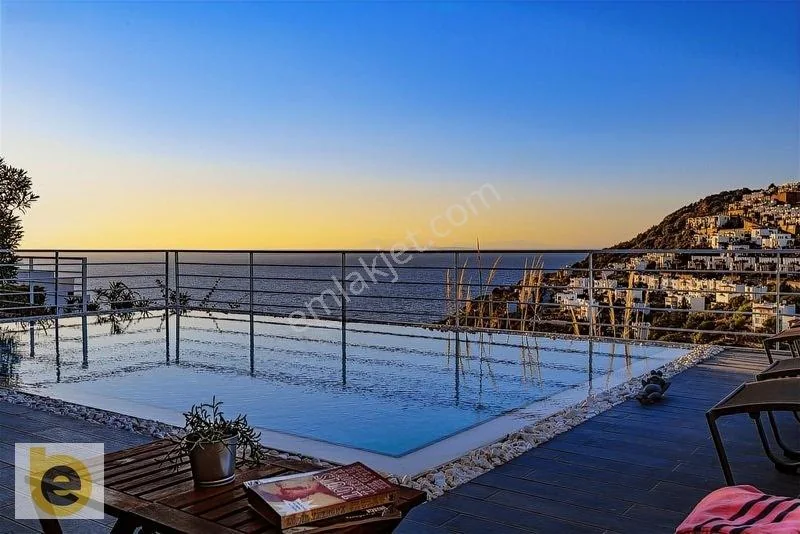4+1 4+1 Complex with Pool and Magnificent Sea View in Yalıkavak, photo 2