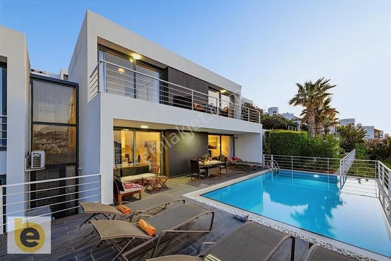 4+1 4+1 Complex with Pool and Magnificent Sea View in Yalıkavak, photo 1
