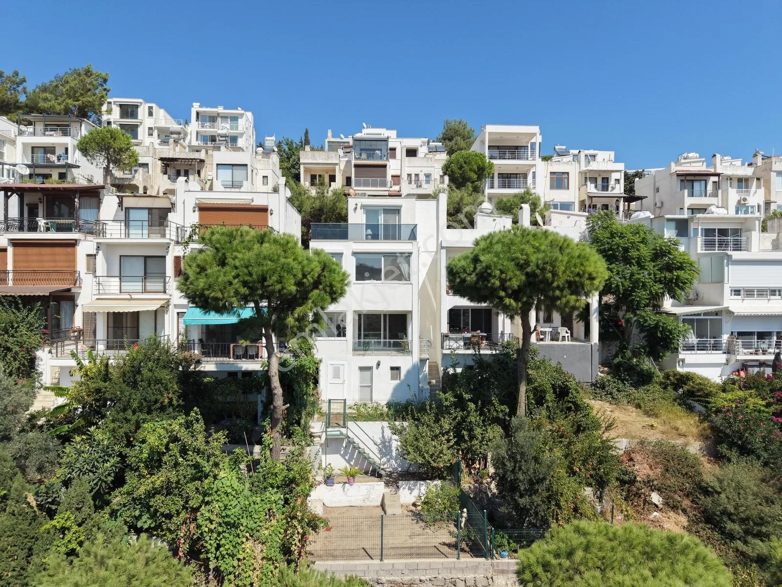 4+1 Villa with Large Garden, Private Beach and Social Facilities in Bağla, photo 2