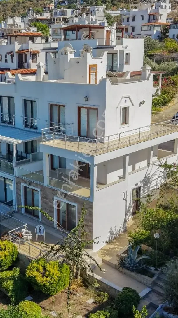 Renovated 4+2 Triplex with Sea View in Bodrum Gündoğan Center, photo 1