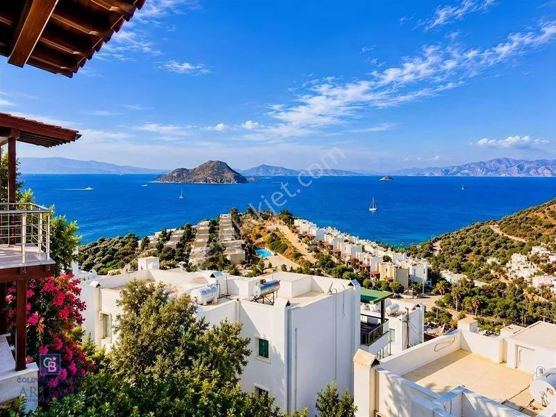 Bodrum Kadıkalesi Ormancılar Sitesi - Triplex with Sea View, photo 3