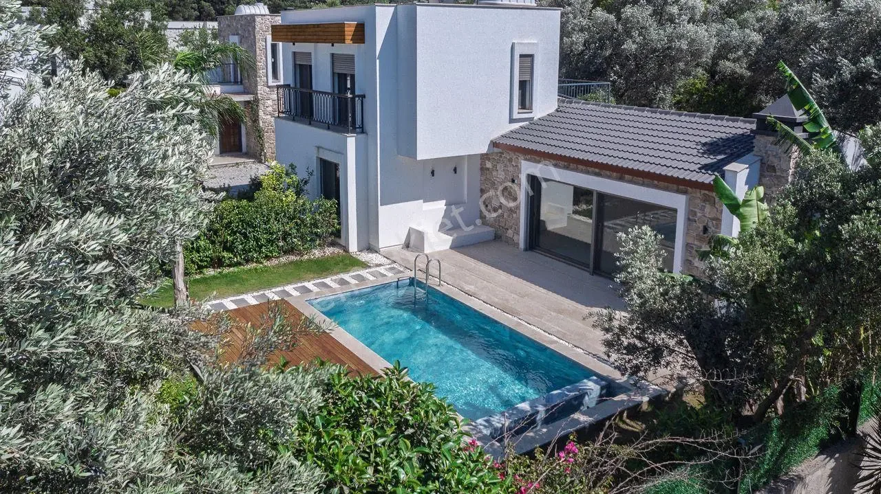 Prestigious Ultra Luxury 4+1 Villa with 2.000 M² Garden in Bodrum Torba, photo 5