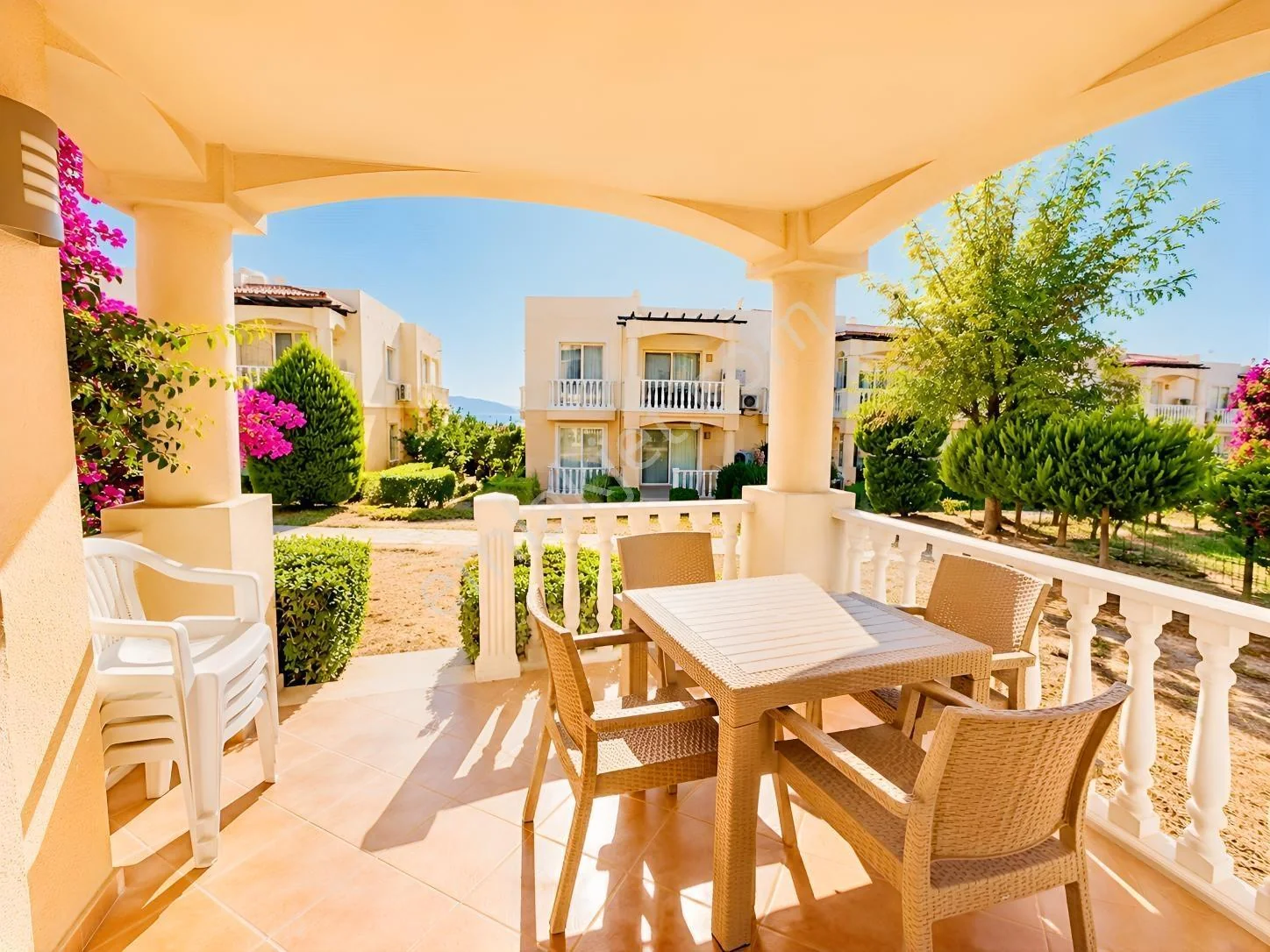 Guvercinlik Flat for Sale, Fully Furnished, Well-Keeped House with Garden from German, photo 3