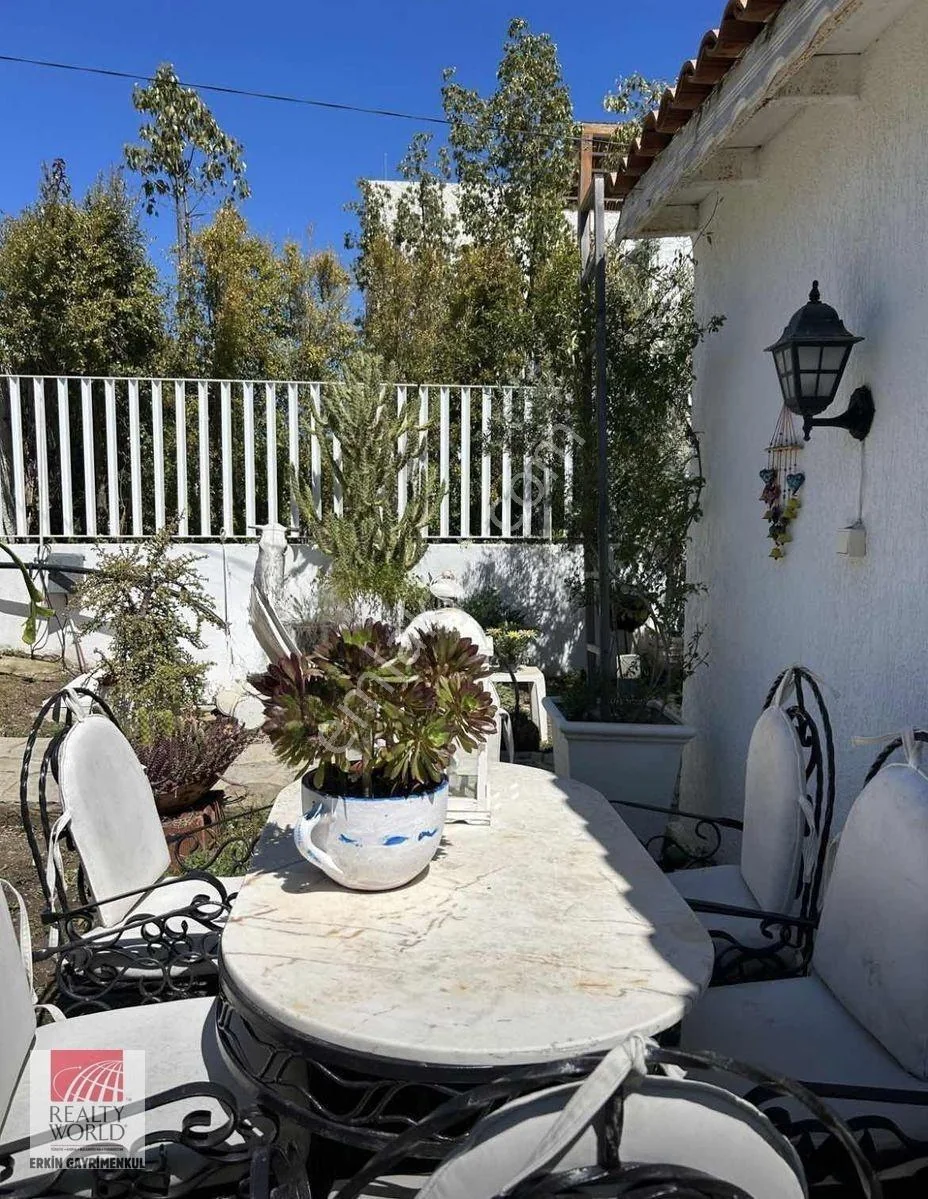 Garden Floor Adjacent to Voyage Hotel in Torbada, Like a Detached House, for Sale, photo 3