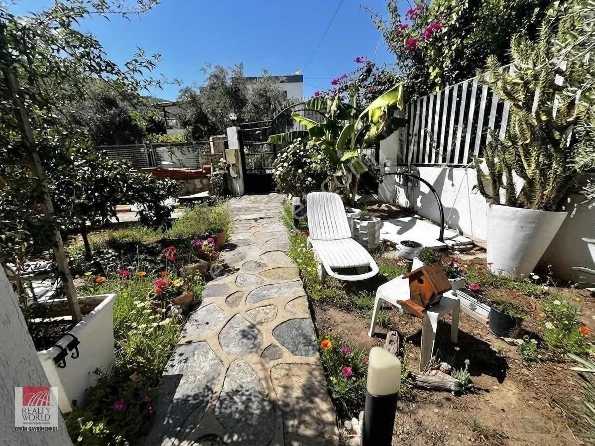 Garden Floor Adjacent to Voyage Hotel in Torbada, Like a Detached House, for Sale, photo 4