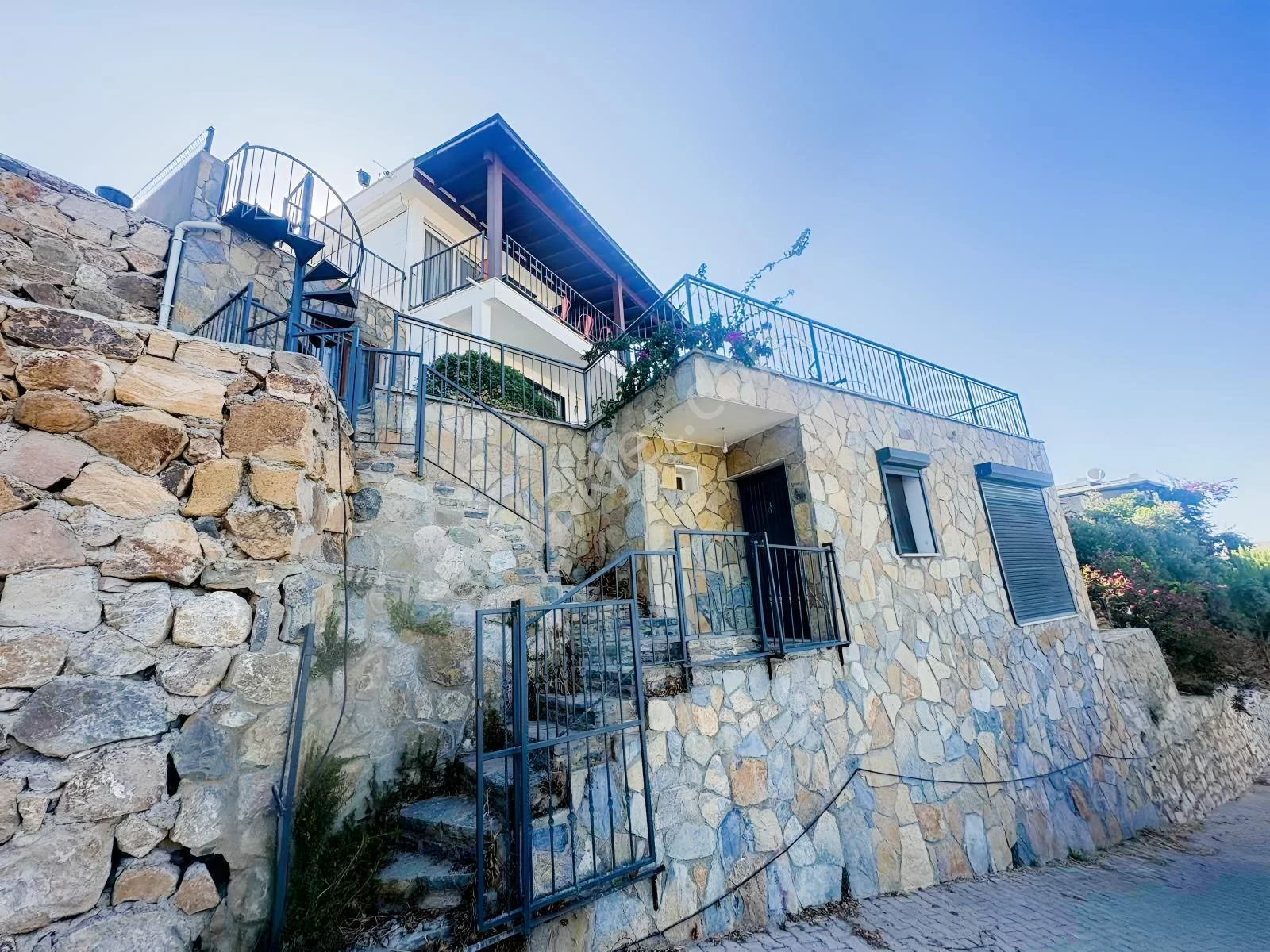 Villa mit 3+1 Gartenmöglichkeiten zum Verkauf in Gümüşlük von Bodrum Hayalimiz, photo 2