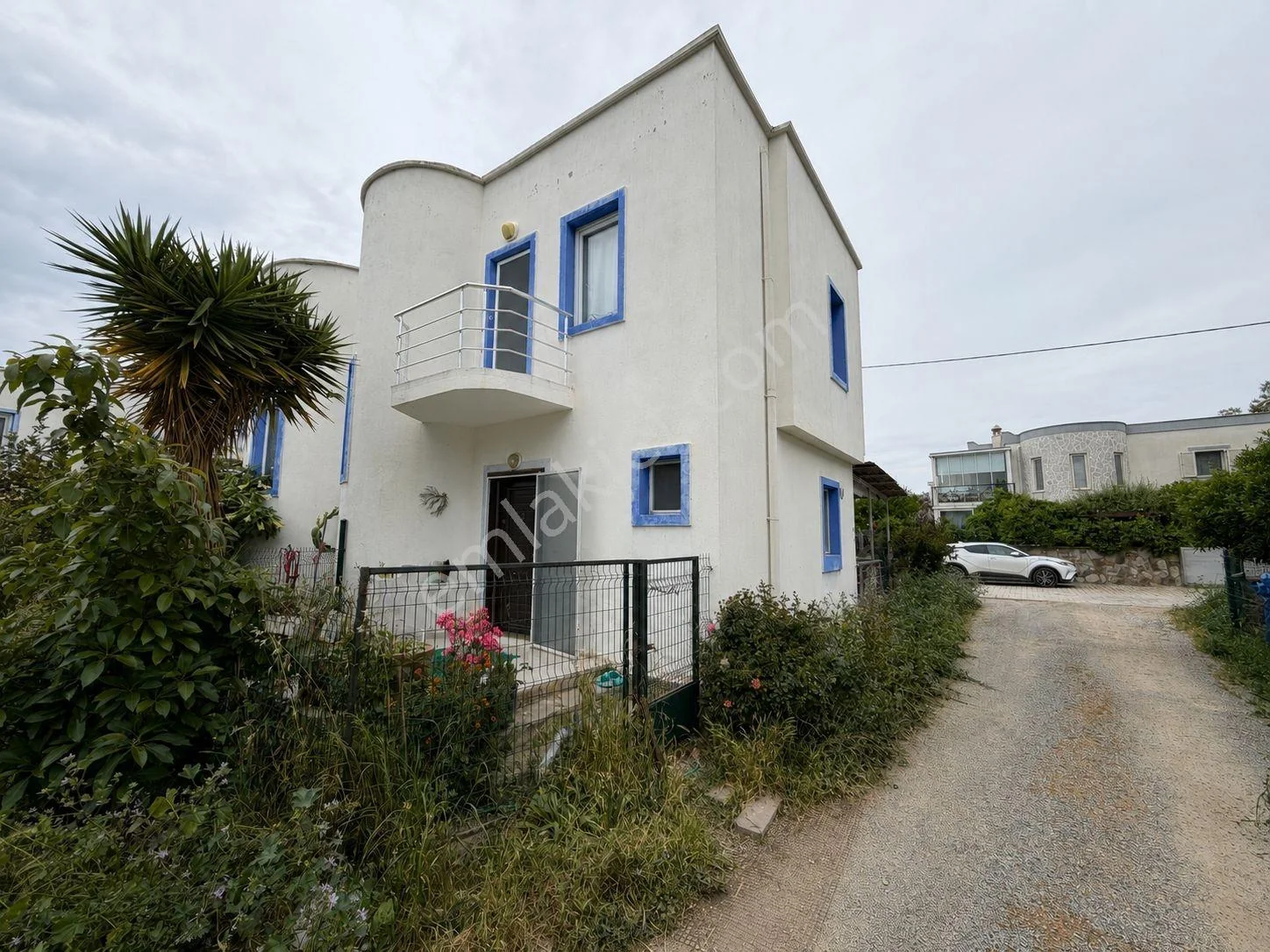 Zentral gelegene 3+1-Maisonette-Doppelvilla zum Verkauf in Gümüşlük, photo 1