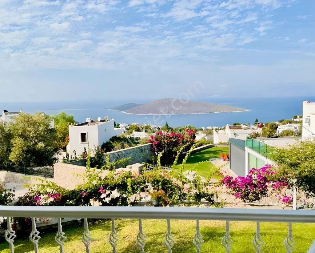 Detached 3+1 Villa in Bodrum Türkbükü Hekimköy Site, photo 1