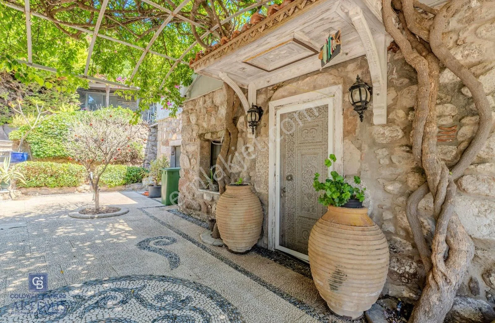 Möbliertes 1+1 freistehendes Steinhaus mit Wintergarten in Bodrum Türkbükü, photo 1