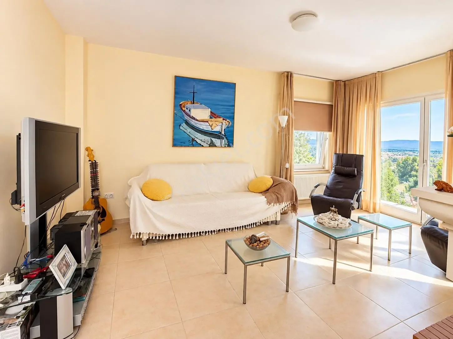 Triplex Well-Keeped House for Sale in Gumusluk Spacious Villa with Sea View, photo 2
