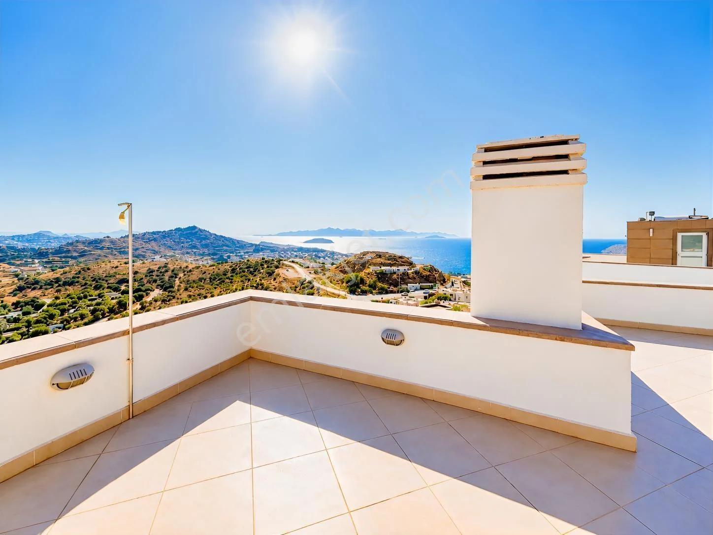 Triplex Well-Keeped House for Sale in Gumusluk Spacious Villa with Sea View, photo 1